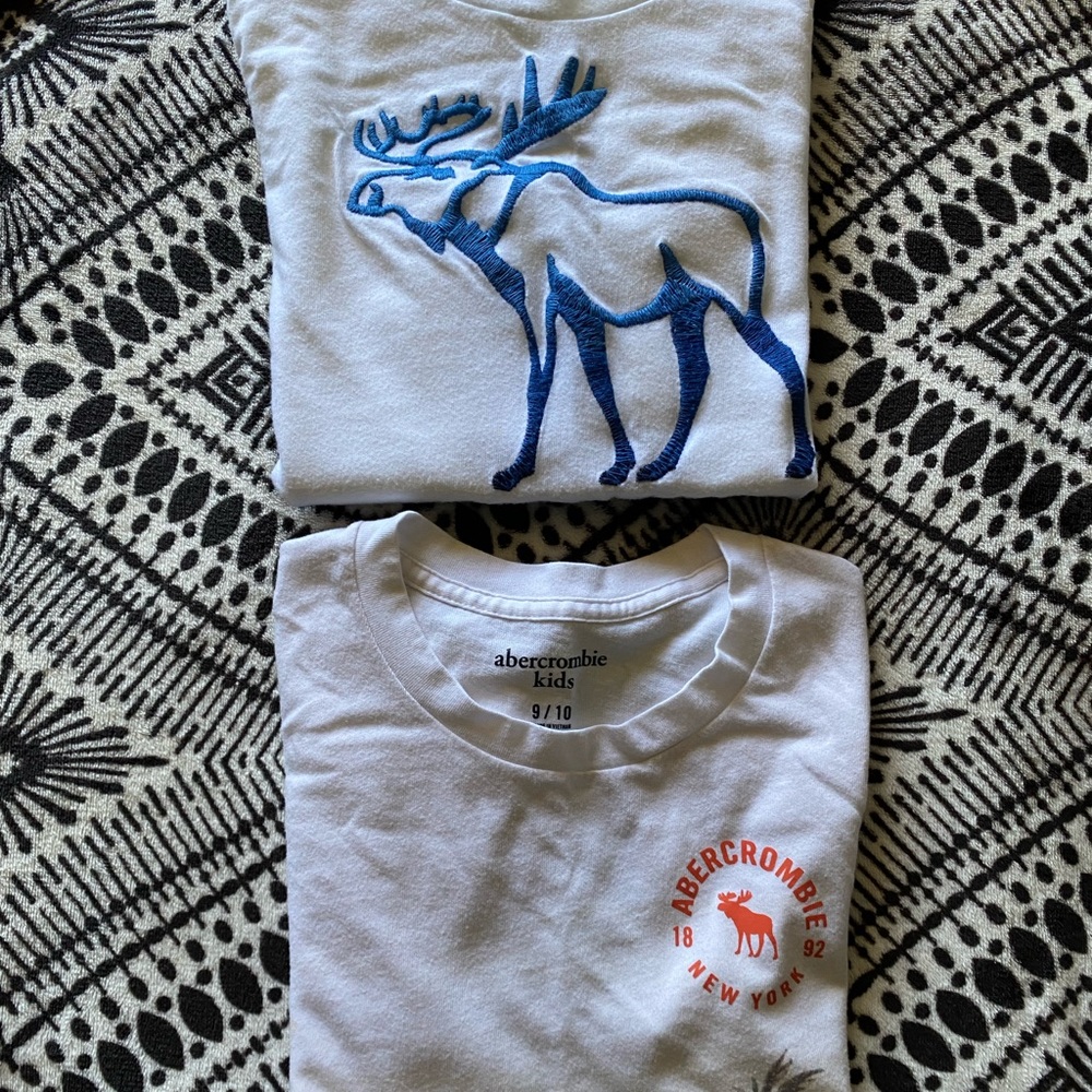 2 Pieces Abercrombie Kids White T-Shirt, Used in Good Condition